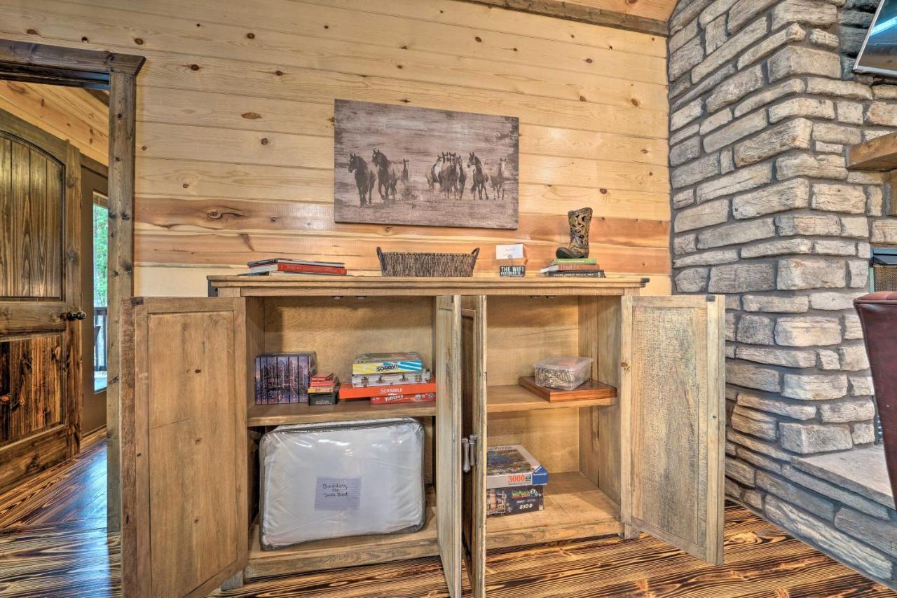 Broken Bow Cabin Deck With Hot Tub And Pool Table! Buitenkant foto
