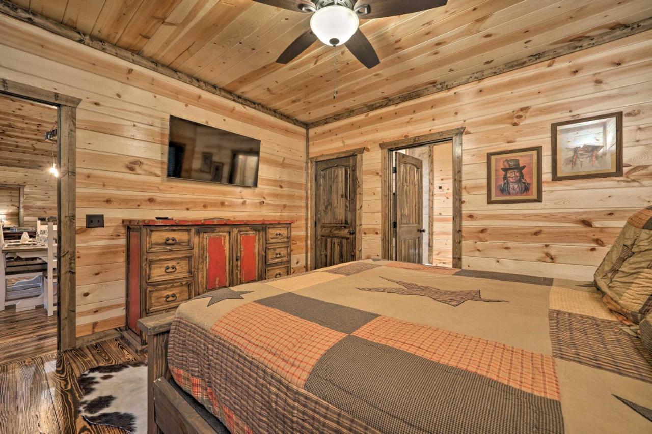 Broken Bow Cabin Deck With Hot Tub And Pool Table! Buitenkant foto